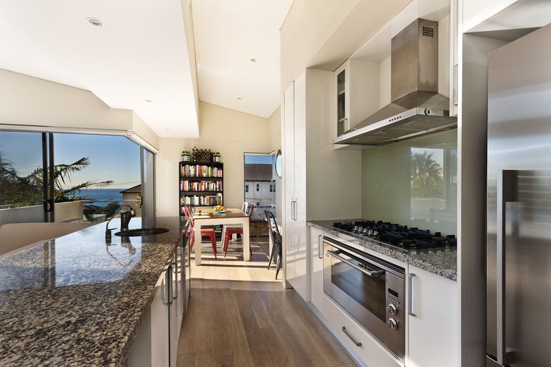 Cocina moderna de casa en venta en Puebla